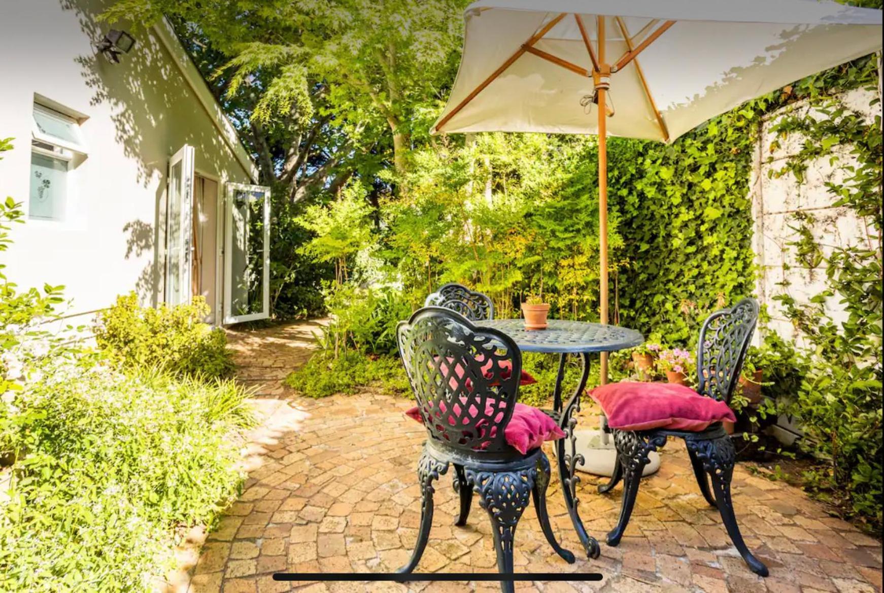 Guest Suite - Leafy Constantia Guest House Ciudad del Cabo Exterior foto